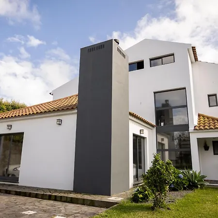 Villa Countryside House With A Pool And Fireplace