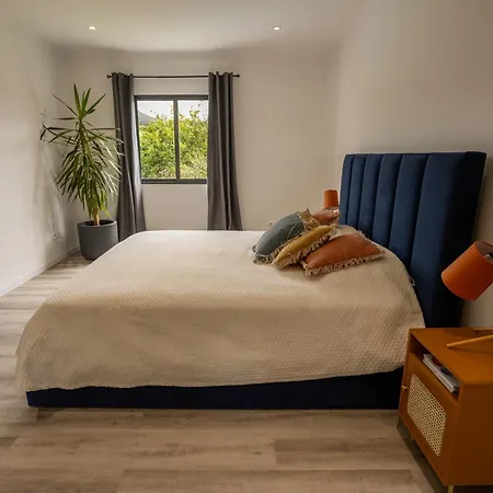 Villa Countryside House With A Pool And Fireplace *