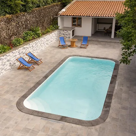 Villa Countryside House With A Pool And Fireplace *