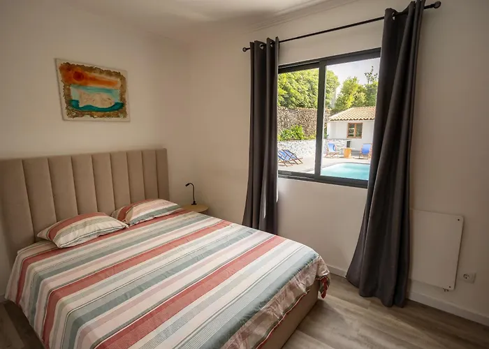 Countryside House With A Pool And Fireplace וילה