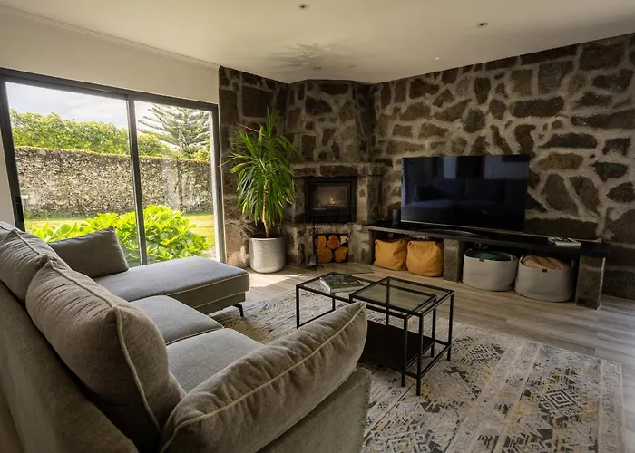 וילה Countryside House With A Pool And Fireplace